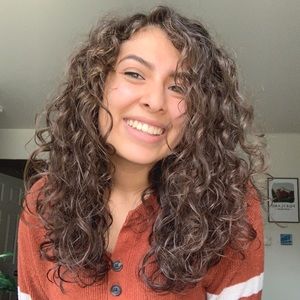 Meet your Posher, Elena